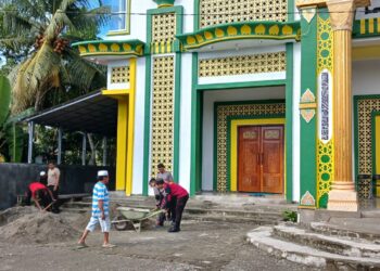 Peringati Hut Bhayangkara Ke 78, Polsek Pulau Bacan Gelar Baksos di Masjid Al-Mujahidin