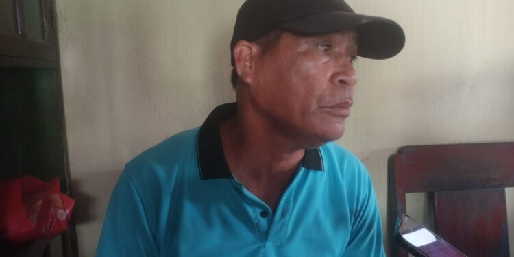 Warga Desa Laluin Arjun M Basra