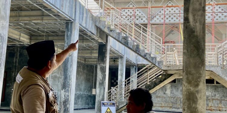 Ridwan Lacadi PPK Pembangunan Lanjutan Mesjid Agung Al-Akhairat Halmahera
