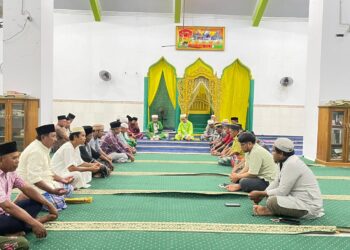 Bersama Pihak Kesultanan, Jurnalis Halsel Gelar Doa Untuk Keselamatan Sahril Helmi
