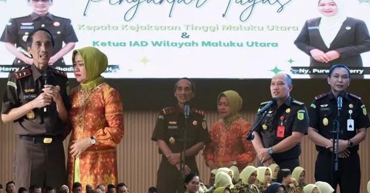 Foto Istimewa: (Kejaksaan Tinggi Gelar Acara Pisa Tugas Kajati Maluku Utara Herry Ahmad Pribadi dan Ny Purwani Harry)