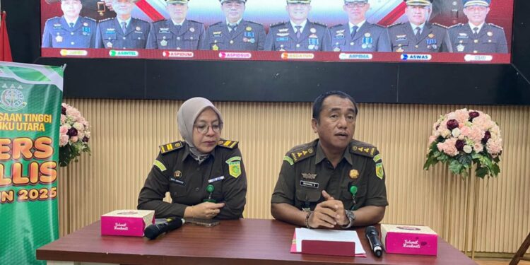 (Kasih Pengkum Kejati Maluku Utara, Ricard Sinaga)