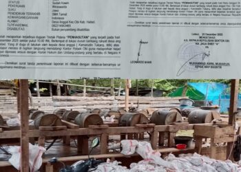 Foto Istimewa: (Dokumen Bukti LP dan Material Emas Yang Dicuri Kades Anggai)
