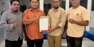 Ketua PWI Maluku Utara Resmi Serekan SK Pengurus PWI Kabupaten Halmahera Selatan